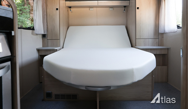 Motorhome – 4 berth with fixed bed (Automatic)3