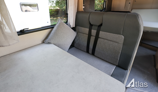 Motorhome – 4 berth with fixed bed (Automatic)5