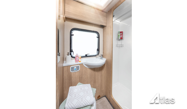 Luxury Motorhome Hire – 4 berth with fixed bed (Manual)10