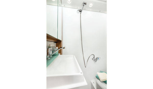 Campervan – 4 Berth (Automatic)6