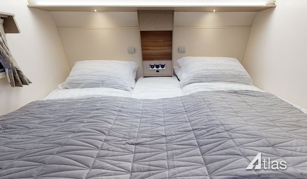 Premier Motorhome Hire: 6 berth with rear beds (Manual)6